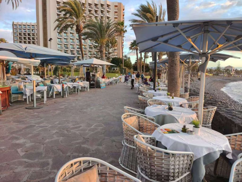 Royal Garden - Terrace Dining